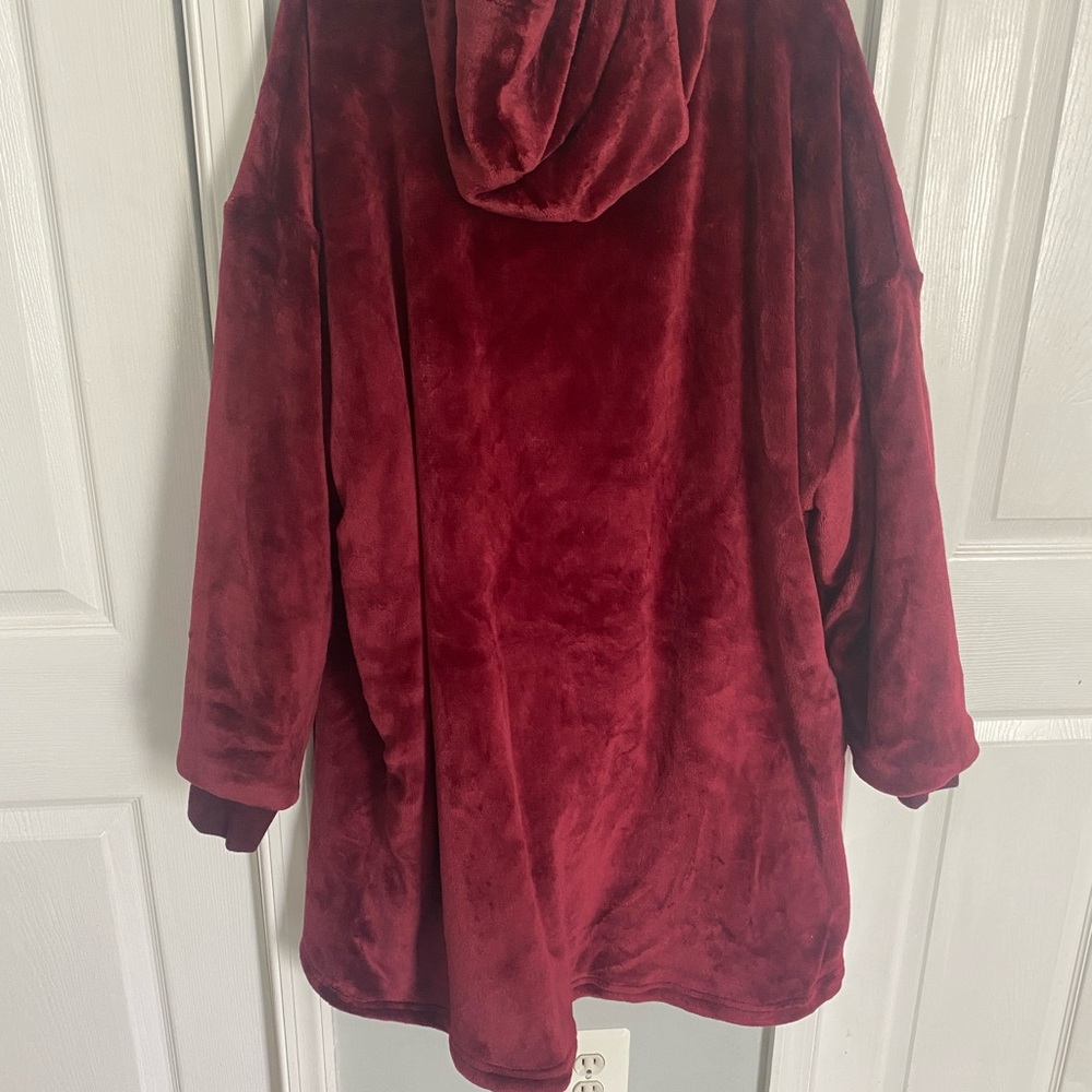 Red Huggle - Picture 2 of 4